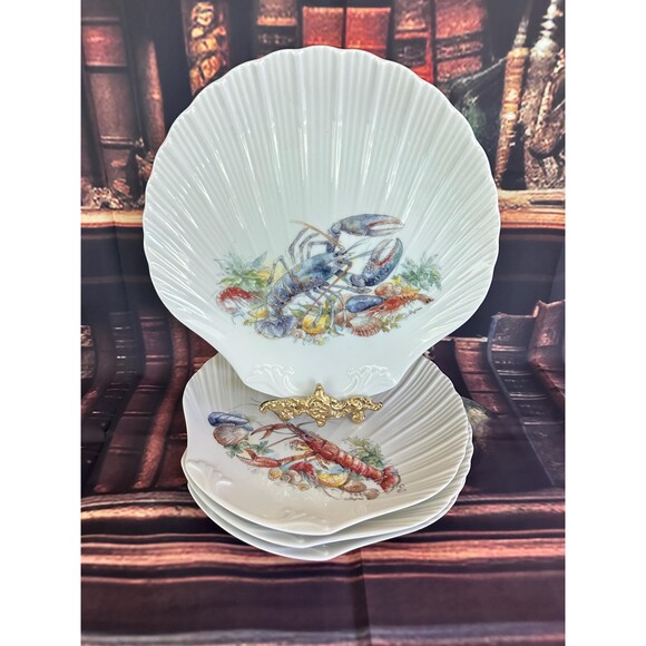 Vintage Limoges Scallop Shell Plates: Hand-Painted Lobster Motif, Set of 4 - Picture 1 of 4